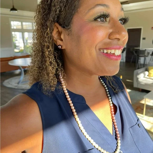 Graduated Multi-Tone Pearl Necklace in Gold and Brown - Picture 2 of 2